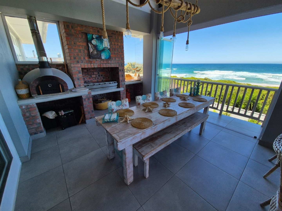 6 Bedroom Property for Sale in Outeniqua Strand Western Cape